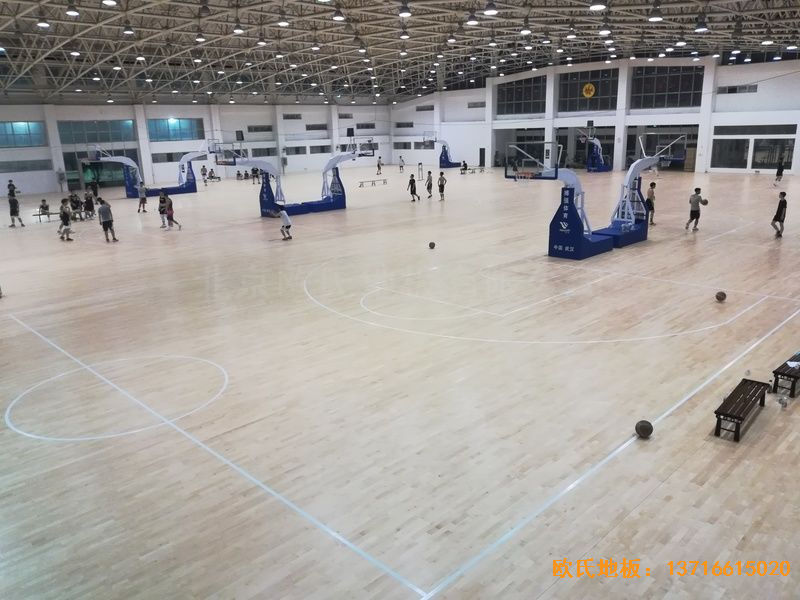武漢體育學(xué)院體育地板安裝案例