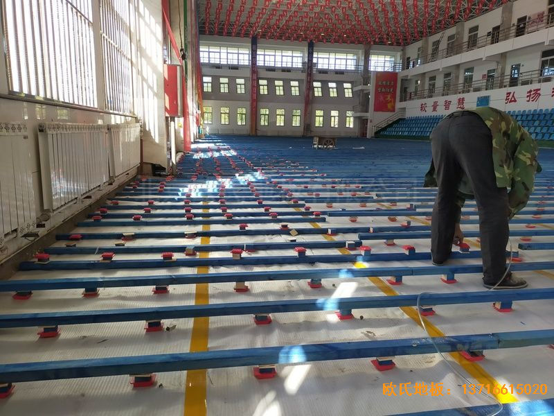 鄂爾多斯準(zhǔn)格爾旗世紀(jì)中學(xué)體育地板施工案例