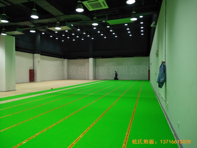 上海鋪東寧橋路669號(hào)體育館體育木地板安裝案例3