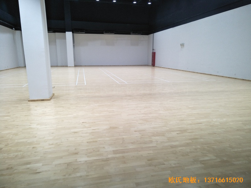 上海鋪東寧橋路669號(hào)體育館體育木地板安裝案例5