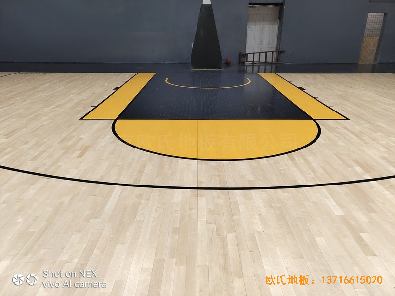 泉州僑鄉(xiāng)壹噸籃球場運動地板施工案例1