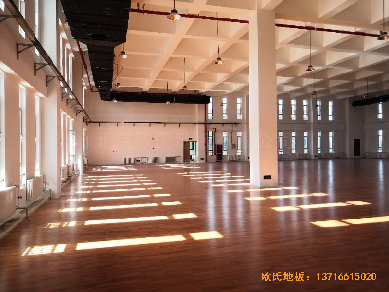 北京房山長陽小學(xué)籃球訓(xùn)練館運(yùn)動(dòng)地板鋪裝案例4