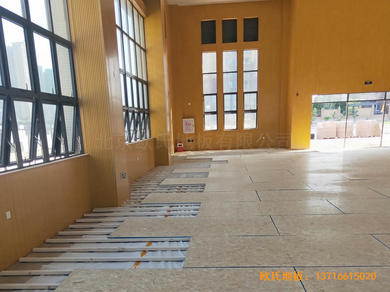 廣東珠海白藤東小學籃球館體育地板施工案例1