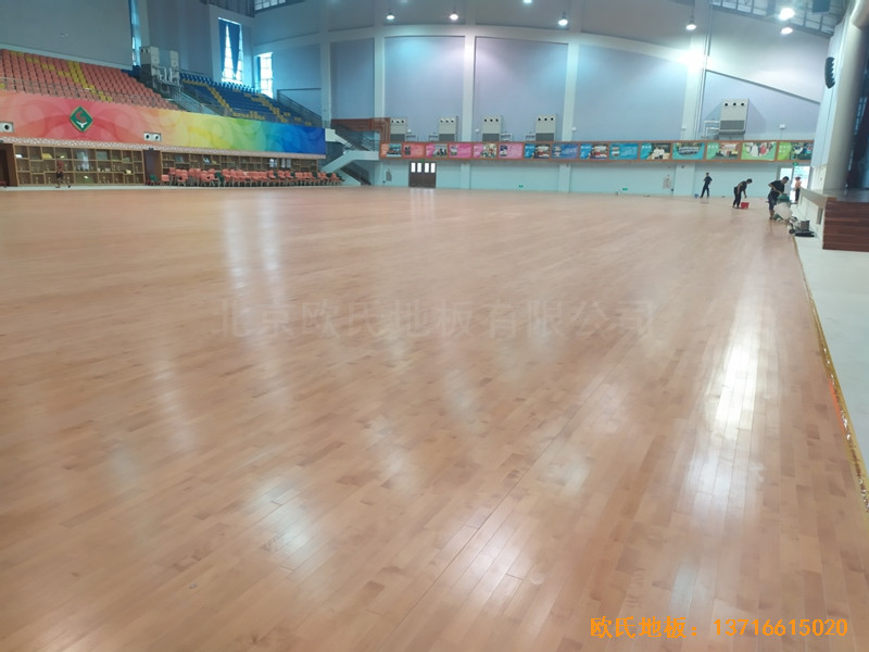 廣州廣東實(shí)驗(yàn)中學(xué)體育館體育木地板施工案例4