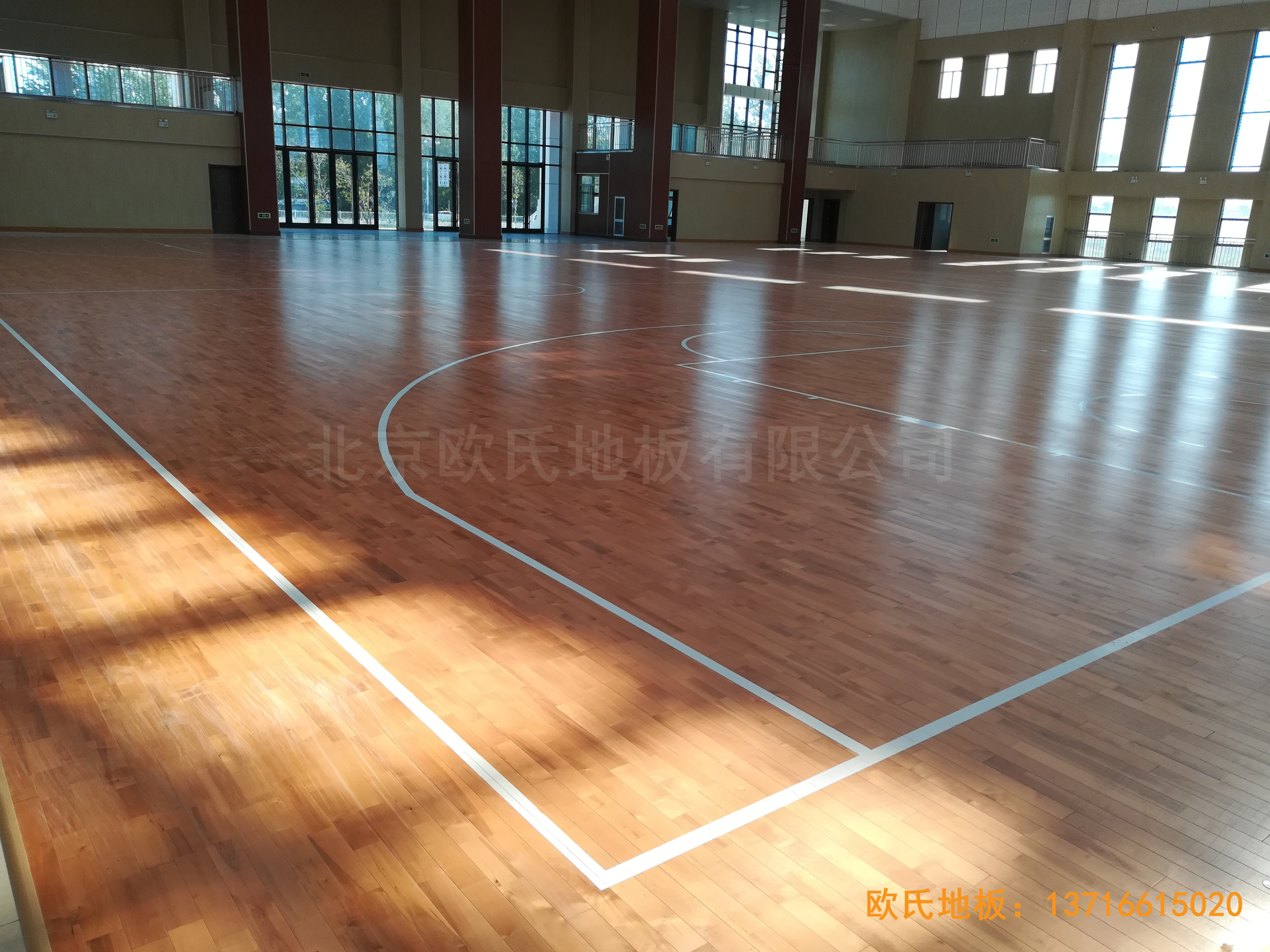 臨朐體育中心運動木地板鋪設(shè)案例1