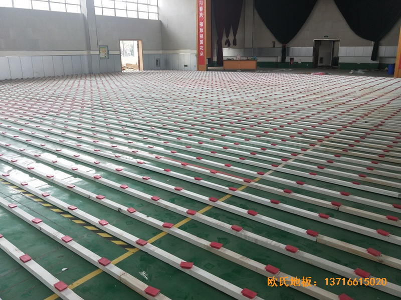 江蘇宜興東域小學(xué)籃球館體育木地板鋪設(shè)案例1