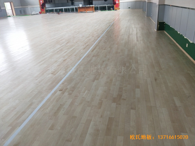 江蘇宜興東域小學(xué)籃球館體育木地板鋪設(shè)案例2