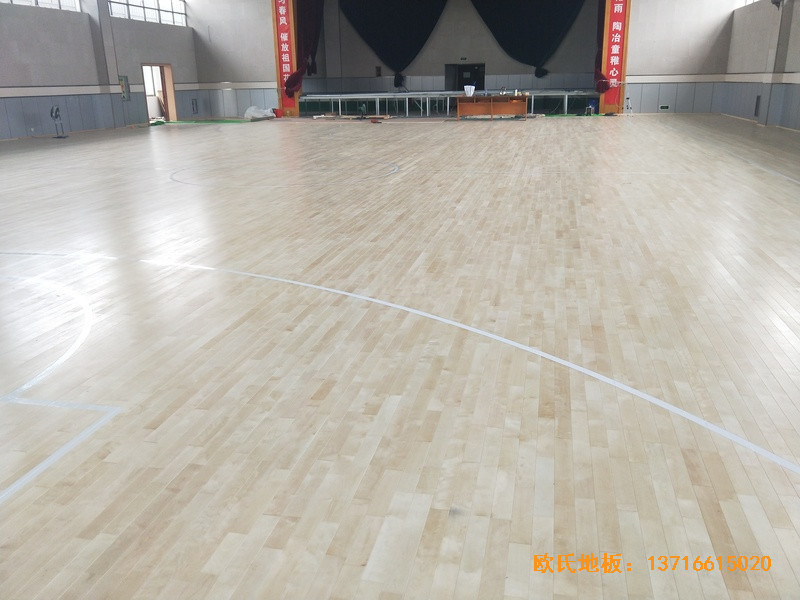 江蘇宜興東域小學(xué)籃球館體育木地板鋪設(shè)案例3