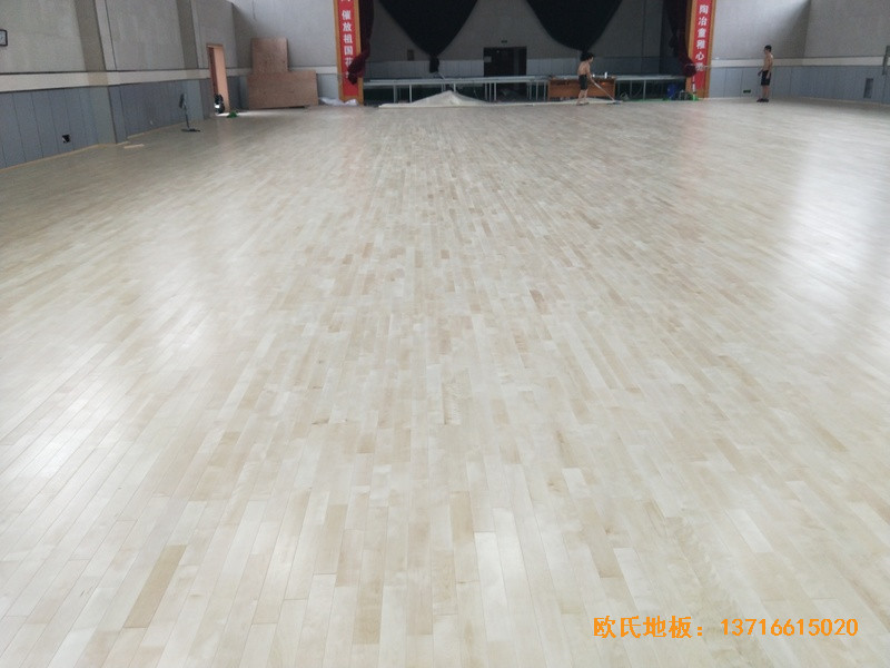 江蘇宜興東域小學(xué)籃球館體育木地板鋪設(shè)案例4