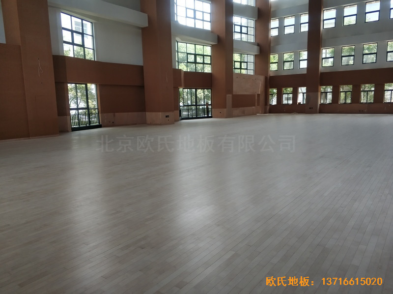 江蘇常州同濟中學(xué)運動館運動木地板鋪設(shè)案例4