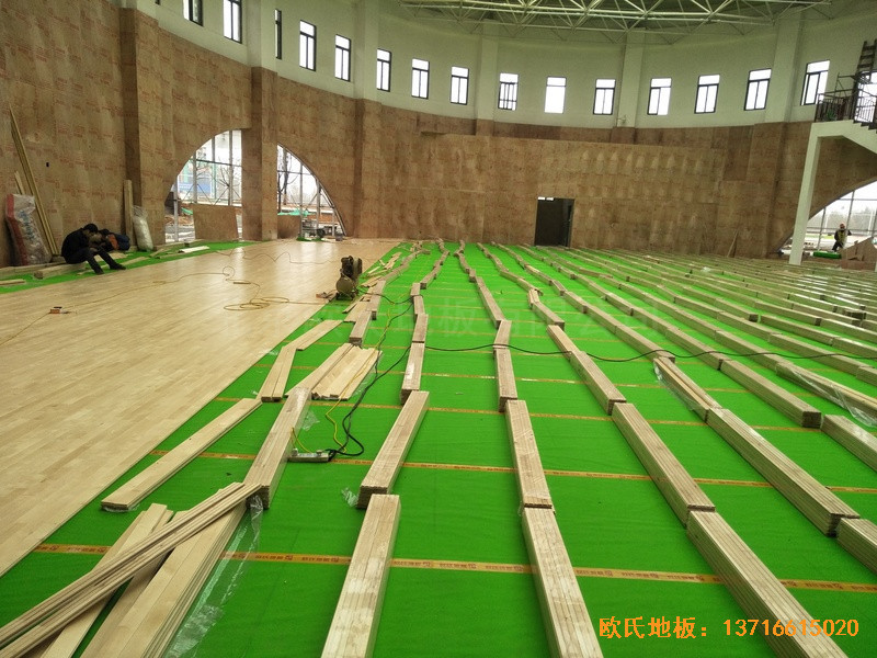 江西榮江金色春城小學(xué)運動館運動木地板鋪設(shè)案例3