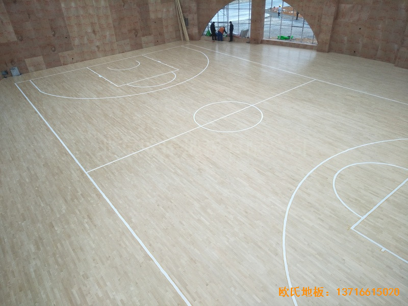 江西榮江金色春城小學(xué)運動館運動木地板鋪設(shè)案例4