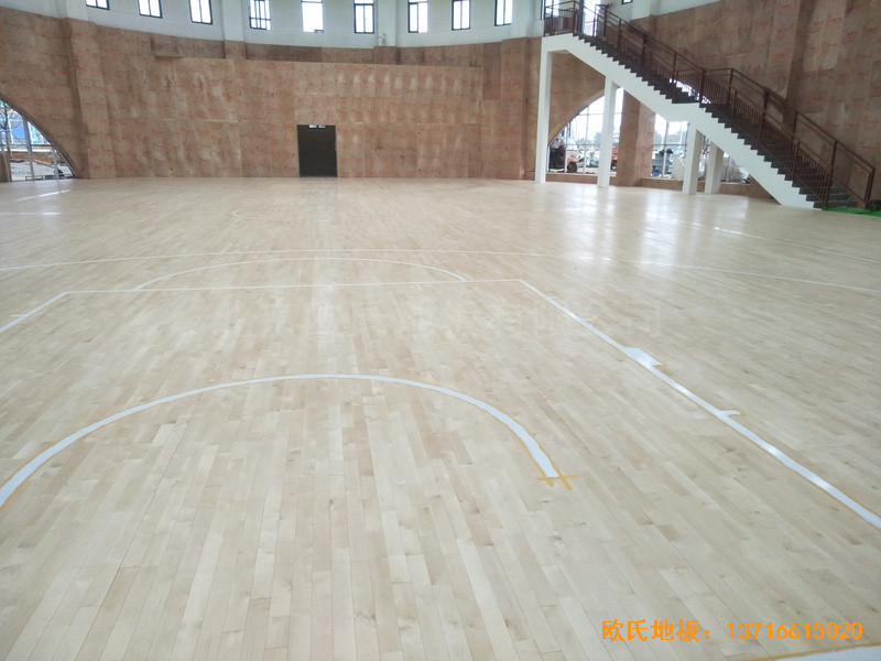 江西榮江金色春城小學(xué)運動館運動木地板鋪設(shè)案例5