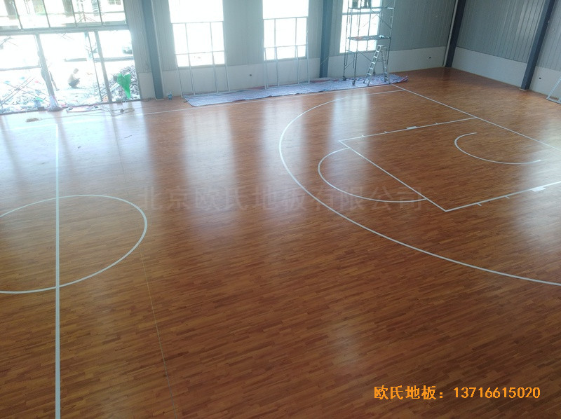 江西鷹潭中級人民法院籃球館運動木地板鋪設(shè)案例0