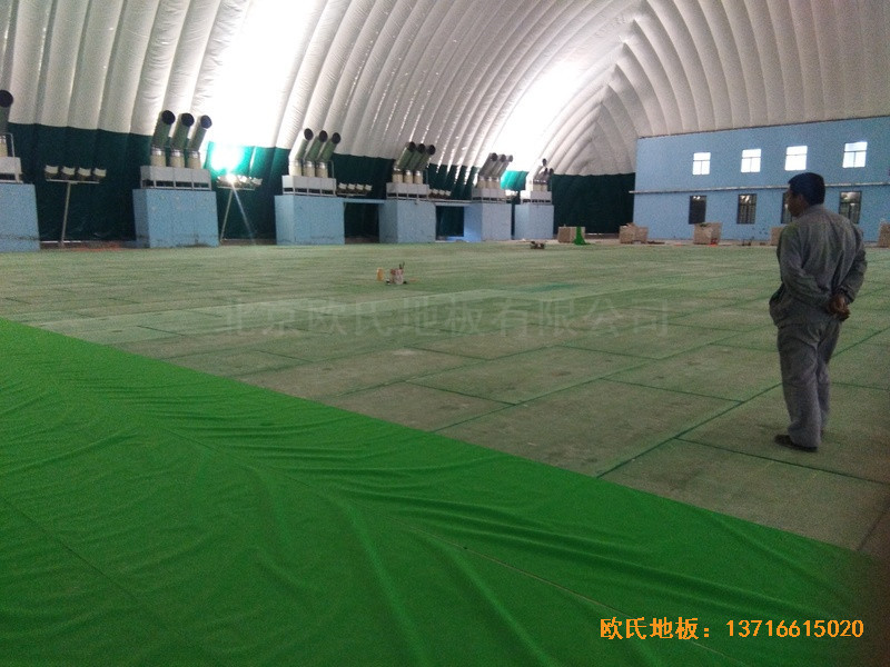 河北華中溫泉假日酒店籃球館運(yùn)動地板鋪設(shè)案例2