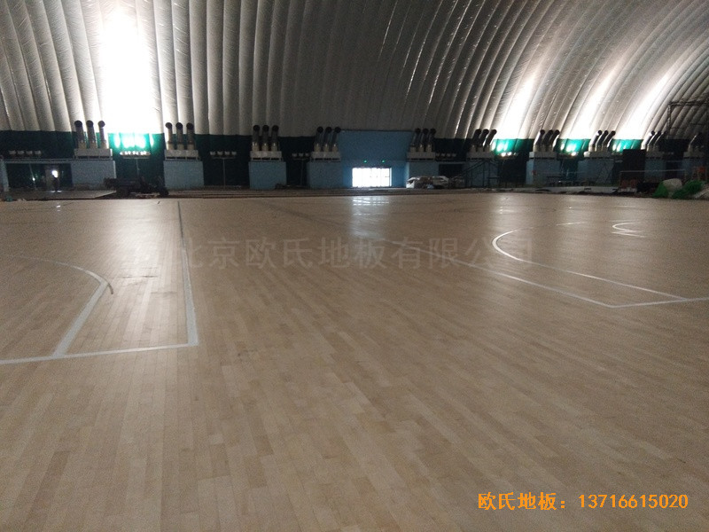 河北華中溫泉假日酒店籃球館運(yùn)動地板鋪設(shè)案例3