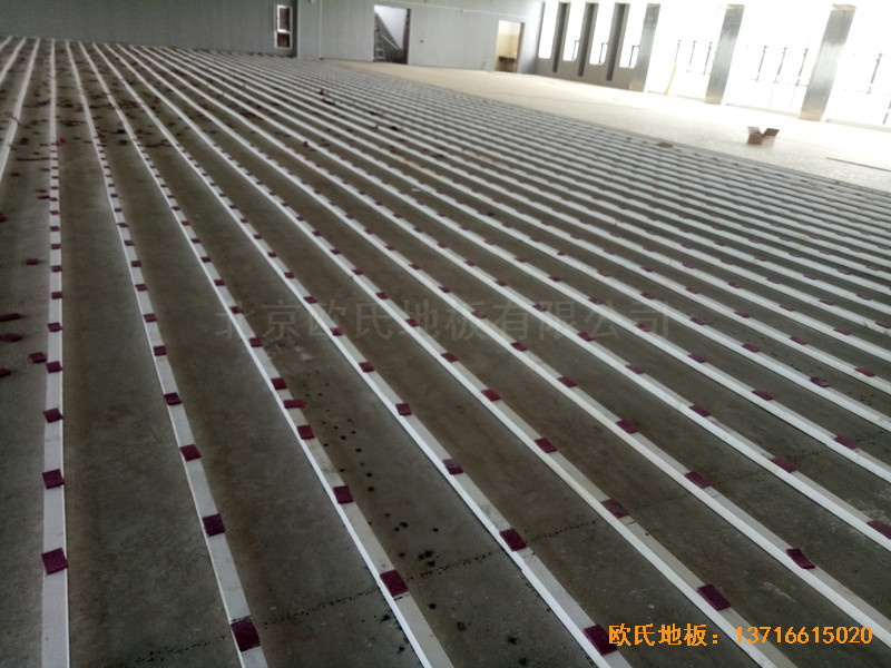 樂(lè)清中學(xué)籃球館體育地板安裝案例1