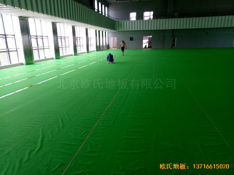 樂(lè)清中學(xué)籃球館體育地板安裝案例3
