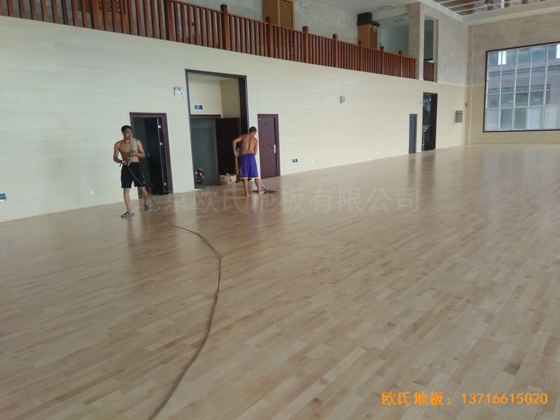 洛陽吉利三中籃球館體育地板安裝案例3
