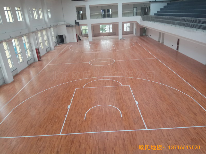 濟南中區(qū)十三中學籃球館運動地板鋪裝案例5