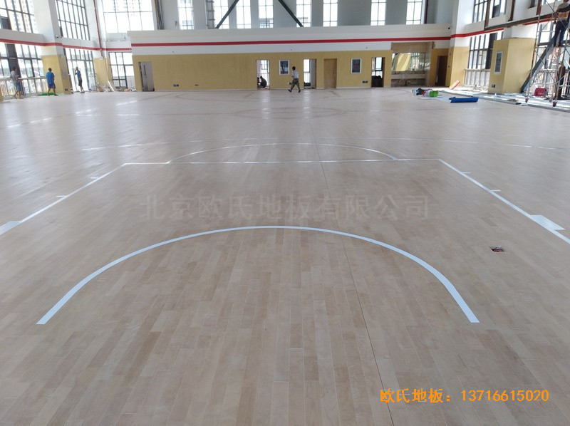 云南倪家營第三小學(xué)籃球館運(yùn)動地板安裝案例0