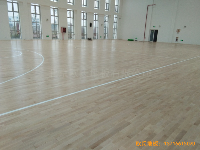 浙江溫嶺石橋頭中心小學(xué)籃球館運(yùn)動(dòng)木地板鋪裝案例3