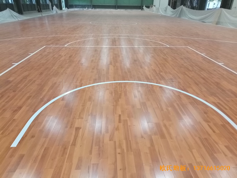 海南三亞619項目訓(xùn)練館體育木地板鋪裝案例0