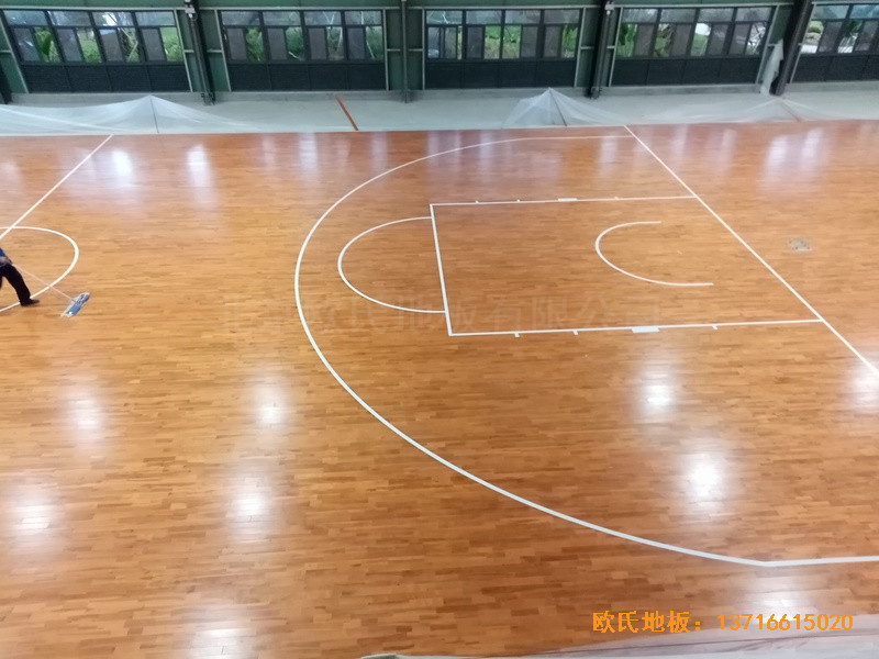 海南三亞619項目訓(xùn)練館體育木地板鋪裝案例4