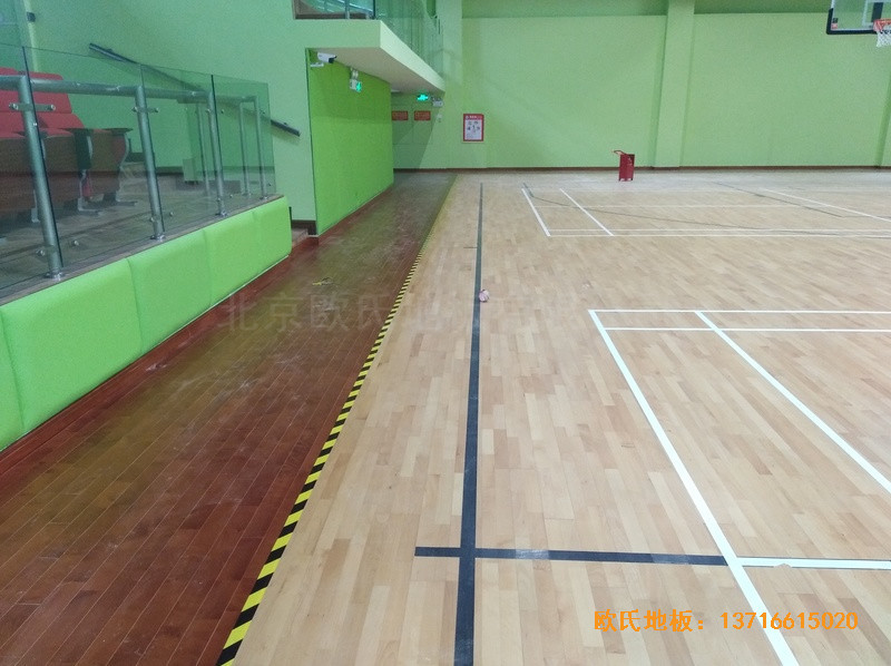 深圳普林斯頓小學(xué)籃球館運(yùn)動(dòng)木地板施工案例4