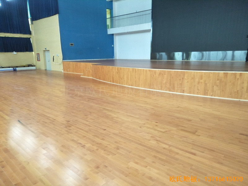深圳羅湖區(qū)翠園中學(xué)運動館運動地板鋪設(shè)案例5