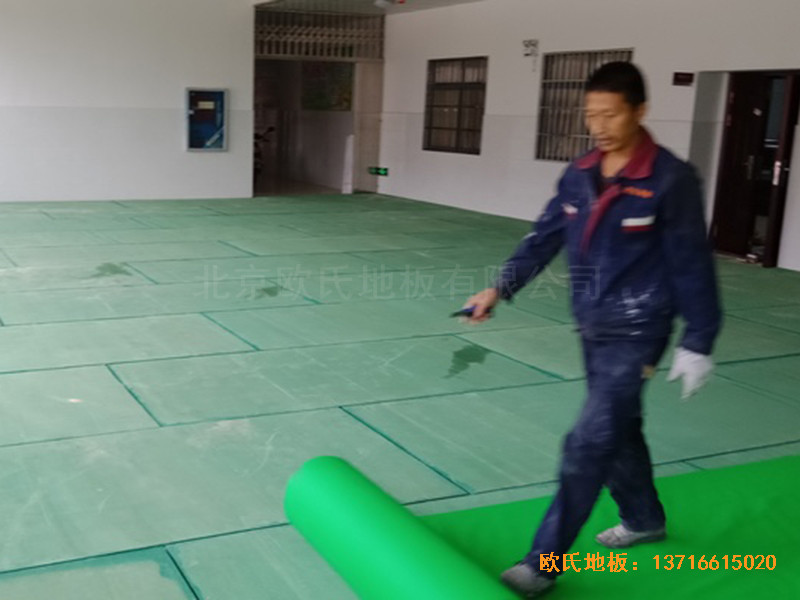 湖南衡陽鐵一中運(yùn)動(dòng)館運(yùn)動(dòng)地板施工案例1