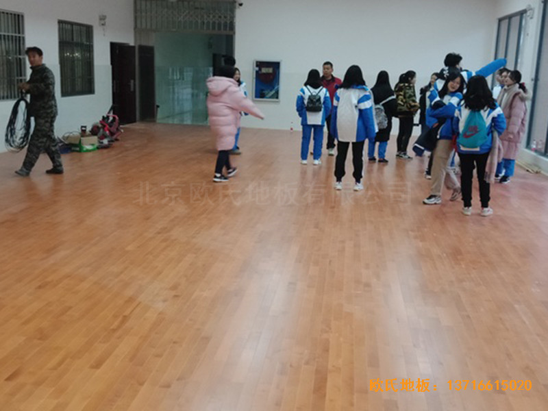 湖南衡陽鐵一中運(yùn)動(dòng)館運(yùn)動(dòng)地板施工案例4