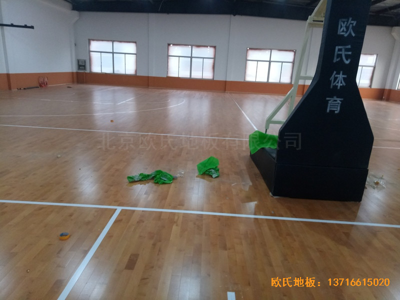 鹽城大豐區(qū)籃球館運(yùn)動(dòng)木地板安裝案例3