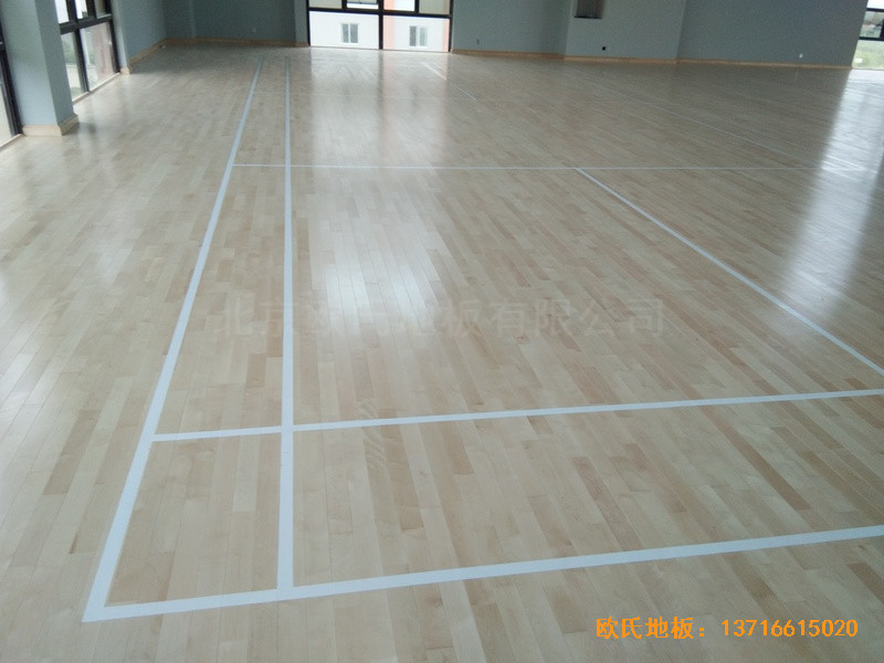 福州連江縣恒捷實業(yè)坑園村運動館體育地板鋪設(shè)案例5