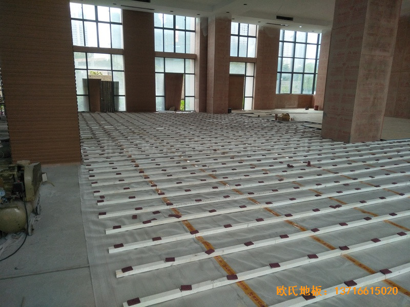 福建泉州海關(guān)橋南運動場體育木地板鋪設(shè)案例1