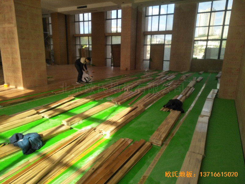 福建泉州海關(guān)橋南運動場體育木地板鋪設(shè)案例4