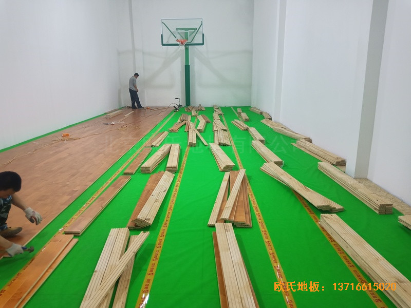 西城區(qū)黃寺大街24號院籃球館運(yùn)動(dòng)地板鋪裝案例3