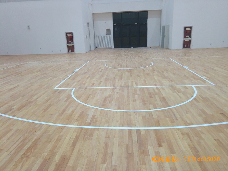 銀川北師大銀川小學(xué)籃球館運(yùn)動地板鋪設(shè)案例0