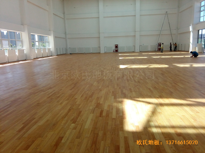 銀川北師大銀川小學(xué)籃球館運(yùn)動地板鋪設(shè)案例3