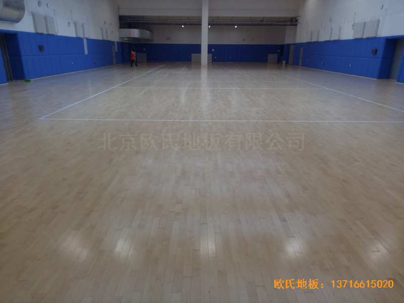 長(zhǎng)春十一高中北湖學(xué)校體育館運(yùn)動(dòng)地板鋪設(shè)案例3