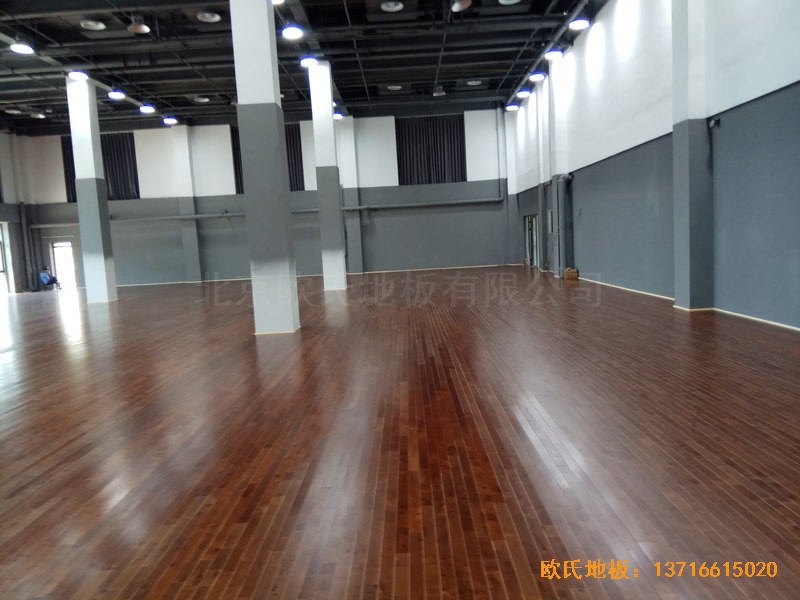 北京亦莊貞觀行業(yè)大廈運動場所運動木地板鋪設案例2
