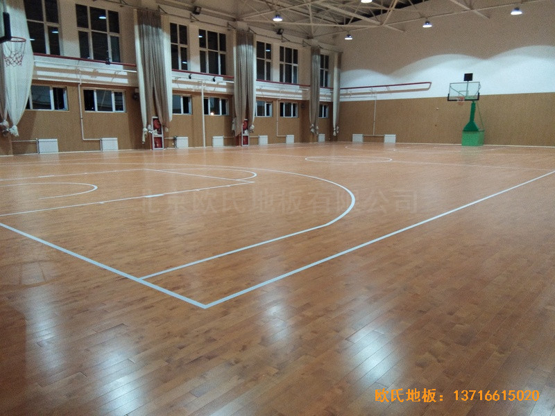 北京懷柔實(shí)驗(yàn)小學(xué)籃球館體育地板施工案例3
