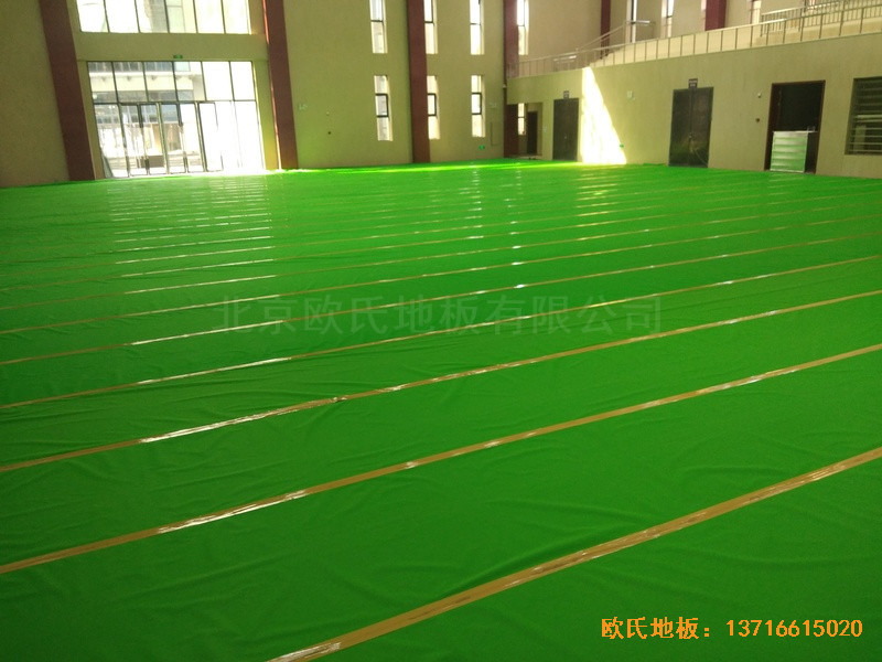 南充特戰(zhàn)訓(xùn)練基地籃球館運(yùn)動地板安裝案例2
