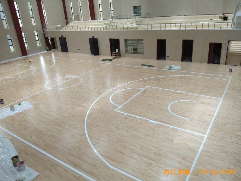 南充特戰(zhàn)訓(xùn)練基地籃球館運(yùn)動地板安裝案例4