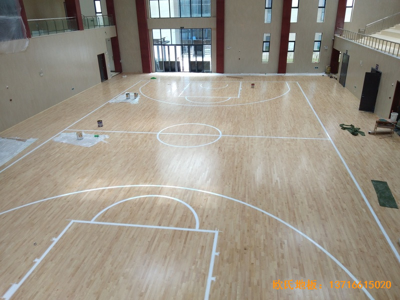 南充特戰(zhàn)訓(xùn)練基地籃球館運(yùn)動地板安裝案例5