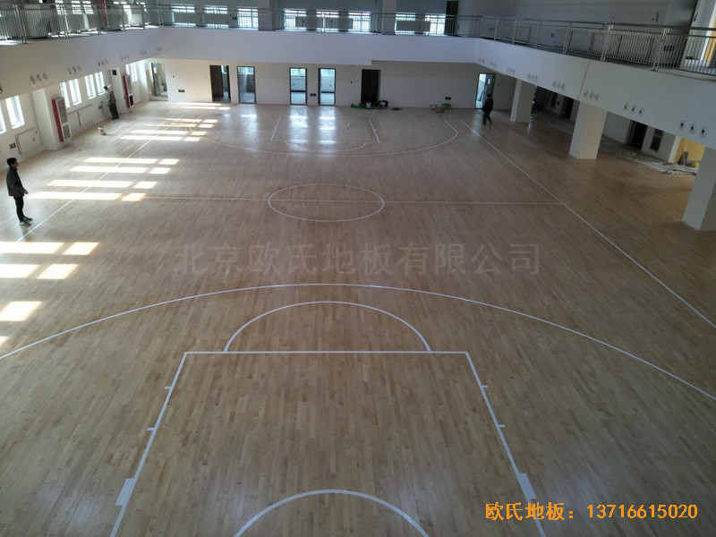 天津一號(hào)路四十八中籃球館運(yùn)動(dòng)木地板安裝案例5