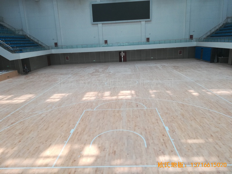 山東濟(jì)南長清山東管理學(xué)院籃球館運(yùn)動(dòng)木地板施工案例5