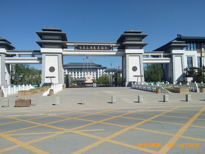 河北華中溫泉假日酒店籃球館運動地板鋪設(shè)案例