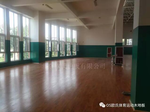 濟(jì)南市保利中心教育地塊工程風(fēng)雨操場(chǎng)體育木地板案例