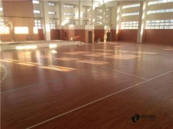 專用運(yùn)動(dòng)館木地板施工隊(duì)
